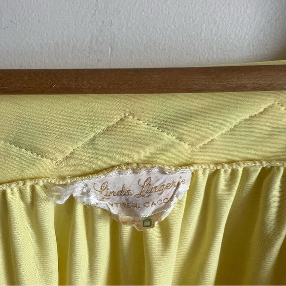 Vintage Linda Montréal Nylon Nightgown Yellow Flowers Embroidery One Size - Picture 2 of 15